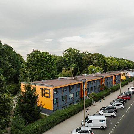 The Park Suites Варшава Екстериор снимка