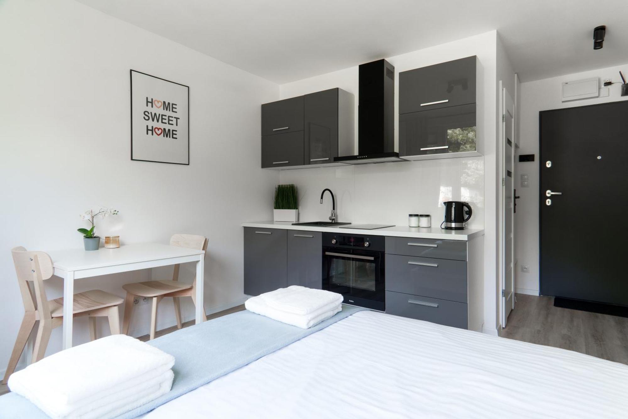 The Park Suites Варшава Екстериор снимка