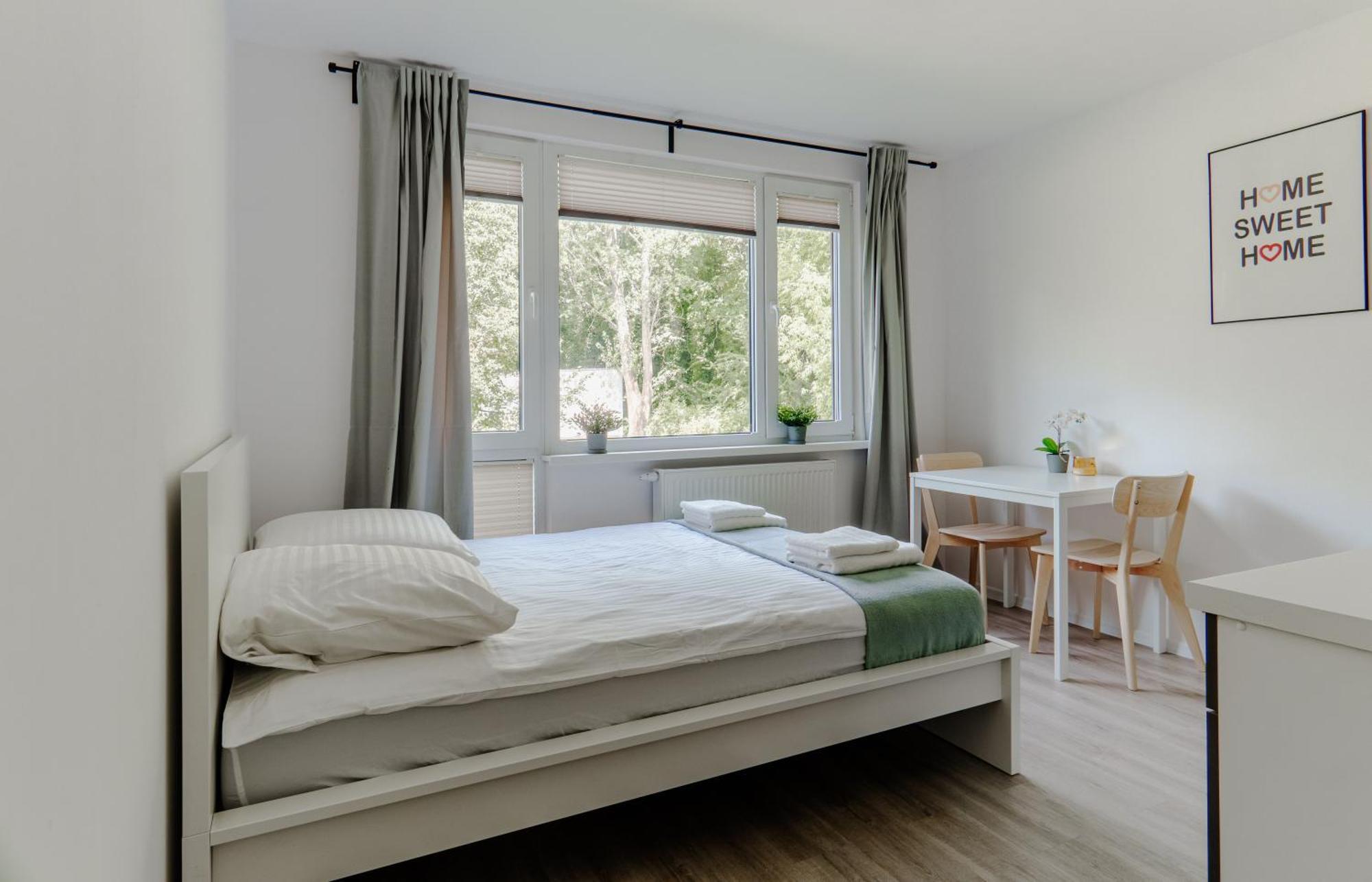 The Park Suites Варшава Екстериор снимка